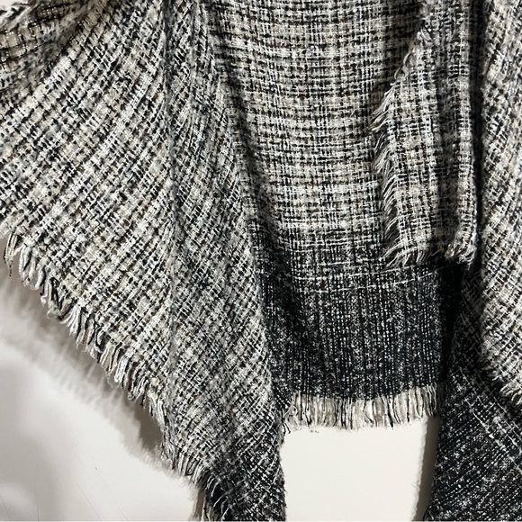 Women’s Lildy Waterfall Sweater Vest Plaid Open Front Size XL Fringe Tan Blk Wht - Picture 3 of 7